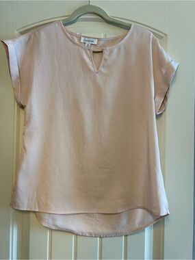 Calvin Klein Blush Pink Keyhole Tee Blouse